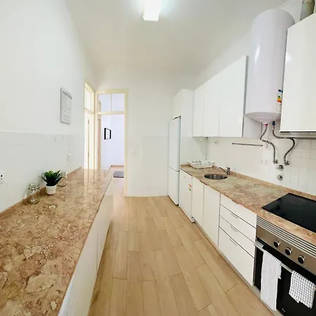Luxury Spacious Flat Next Central Lisbon, Great For Tourists 아파트 *
