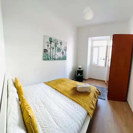 Luxury Spacious Flat Next Central Lisbon, Great For Tourists 리스본